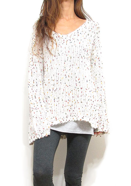 Knit210 Multi-Color Accentuated V-Cut Knitted Top/White