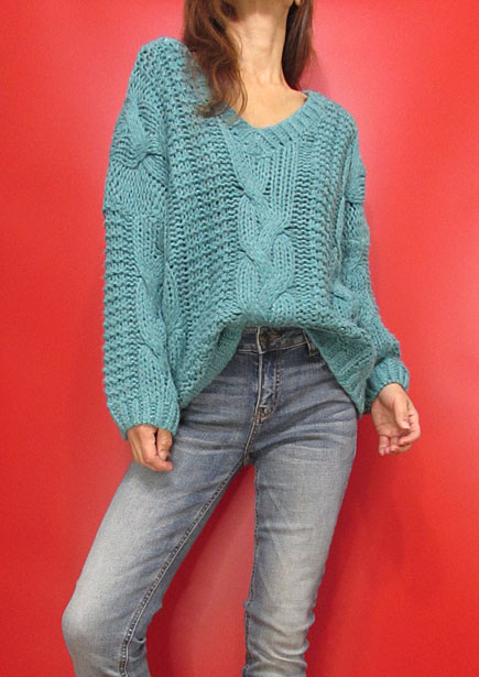 Knit220 Cable Drop Shoulder V-Neck Sweater/Sea Blue